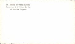 CPSM Scenes Et Types Bretons Tricoleuses a La Pointe du Raz Et Baic des Trepasses