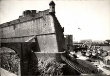 CPSM Brest Le Chateau Fort Bateaux