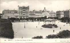 CPA Brest La Place du Champ de Bataille