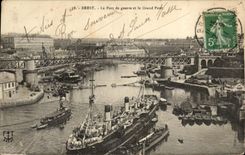 CPA Brest Le Port de Guerre et Le Grand Pont Bateaux