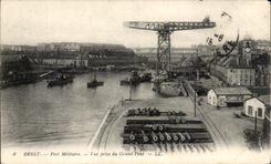 CPA Brest Port Militaire Vue prise du grand pont Bateaux