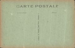 CPA Brest La Passe du Port de Commerce Le cuirasse Bouvet sur rade Bateaux 