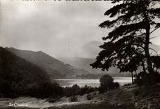 VINTAGE POSTCARD Effect Solell on the Lake Chambon