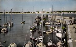 CPSM Royan los barcos portuarios del pecado