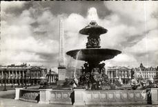 CPSM Paris Its Place of the Harmony L One of the Fountains and L obelisk