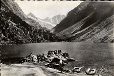 CPSM Cauterets Le Lac de Gaube au fond pic de Vignemale