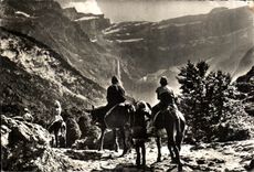 CPSM Gavarnie Departure For the Circus