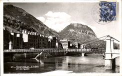 VINTAGE POSTCARD Grenoble L Isere and Quays
