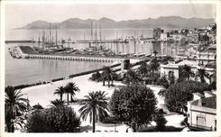 VINTAGE POSTCARD Cannes the Port and I Esterel Boats