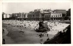 CPSM Biarritz La Plage et le Casino Municipal