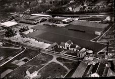 CPSM Saint Yorre Vue aerienne de l usine de la societe comemrciale des eaux minerales du bassin de Vichy