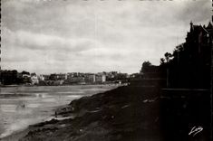 CPM Dinard Chemin De Ronde de La Malouine et Un Coin de La Plage