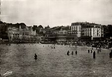 CPM Dinard La Plage de L Ecluse A L Heure du Bain 