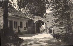 VINTAGE POSTCARD Heidelberg Der Schlosseingang innere Ansicht