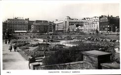 VINTAGE POSTCARD Manchester Piccadilly Gardens