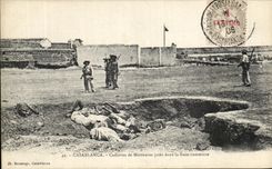 VINTAGE POSTCARD Casablanca Corpses of Morrocans thrown in the common grave Militaria Countryside of the Marc 1907 1908