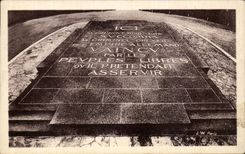 VINTAGE POSTCARD Drill of Compiegne Clearing of L Armistice the Central Flagstone Militaria