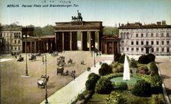VINTAGE POSTCARD Berlin Pariser und Brandenburger Tor