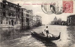 VINTAGE POSTCARD Venezia Canal Large E Palazzo