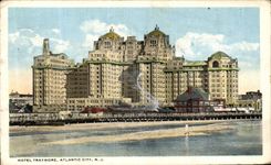 VINTAGE POSTCARD Hotel Traymore Atlantic City