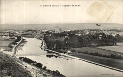 CPA Sens L Yonne dans La Traversee de Sens