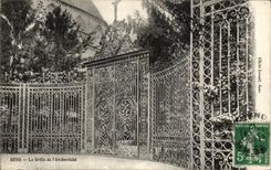 CPA Sens La Grille de l Archeveche