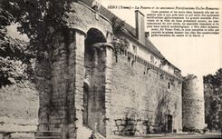 CPA Sens La poterne et les anciennes fortifications gallo romaines