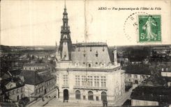 CPA Sens Vue Panoramique de Hotel de Ville