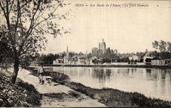 CPA Sens Les Bords de Yonne Le petit hameau