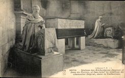 CPA Sens Statues des Archeveques Jacques et Jean du Perron et bas relief du tombeau du chancelier Duprat 