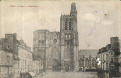 CPA Sens La Place de la Republique