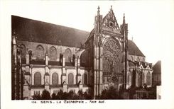 CPA Sens La Cathedrale Face sud