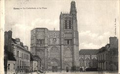 CPA Sens La Cathedrale et la palce