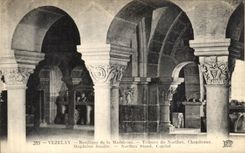 CPA Vezelay Basilique de la Madeleine Tribune du Narthex Chapiteaux 