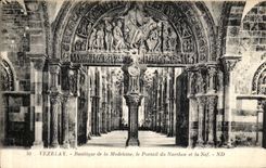 CPA Vezelay Basilique de la Madeleine Le portail du Narthex et la nef