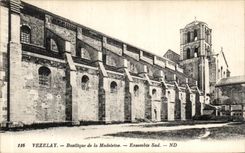 CPA Vezelay L Eglise de la Madeleine L ensemble Sud