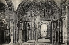 CPA Vezelay Eglise De La Madeleine Le portail de Narthex et de la Nef 