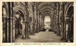 CPA Vezelay Basilique de la Madeleine Vue D ensemble de la Nef 