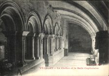CPA Vezelay Le Cloitre et la Salle Capitulaire