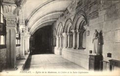 CPA Vezelay Eglise de la madeleine Le cloitre et la salle Capitulaire 