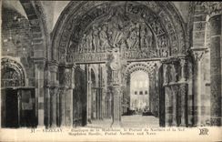 CPA Vezelay Basilique de la Madeleine Le Portail du Narthex et la nef