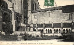 CPA Vezelay Eglise de la Madeleine Vue Sur le Cloitre 