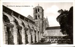 CPA Vezelay Basilique de la Madeleince 