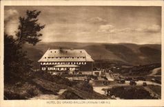 VINTAGE POSTCARD Hotel Of the large Balloon