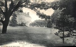 VINTAGE POSTCARD With the Country of Champgne Epernay Hotel Auban moet