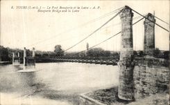 CPA Tours Le Pont Bonaparte et la Loire