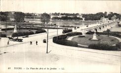 CPA Tours La Place des Arts et les Jardins