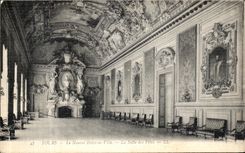 CPA Tours Le Nouvel Hotel de Ville La Salle des Fetes 