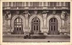 CPA Tours Hotel de ville Les Atlandes Cariatides du Grand Baleon 