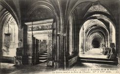 CPA Tours Cloitre de St Gatien Dit De la Psalette La galerie Nord et la porte de l escalier 